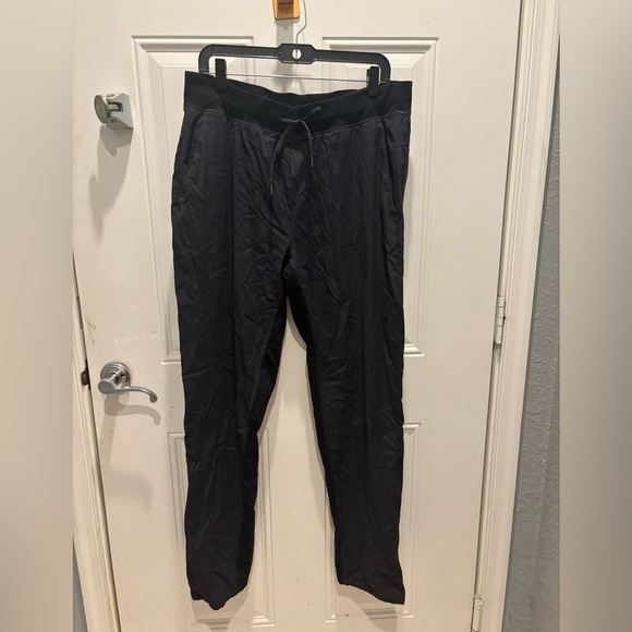 Lululemon Great Wall Pant 32” Black Size xl - Picture 3 of 5